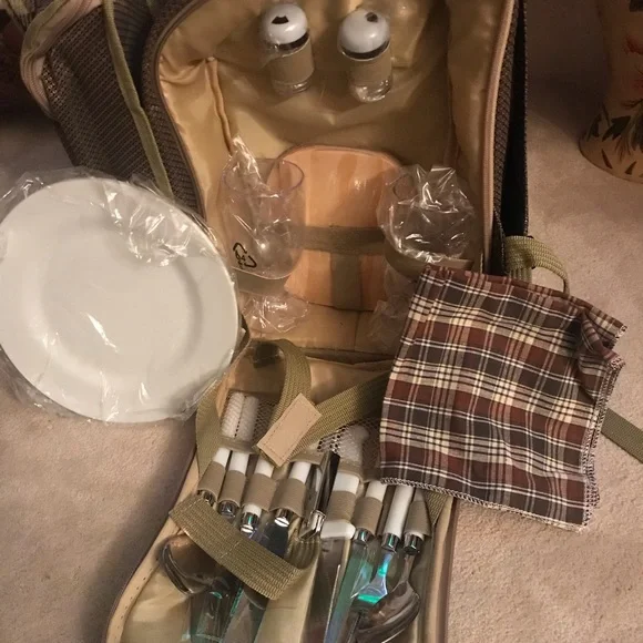 Picnic Basket Backpack - Picture 8 of 9